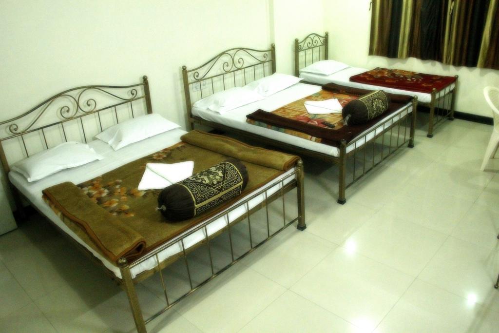 Hotel Shanti Palace Mahābaleshwar Zewnętrze zdjęcie
