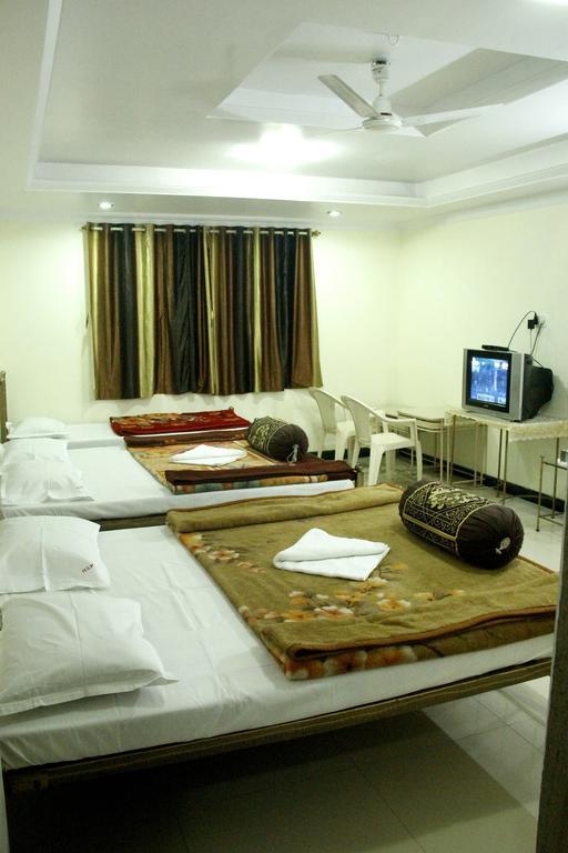 Hotel Shanti Palace Mahābaleshwar Zewnętrze zdjęcie