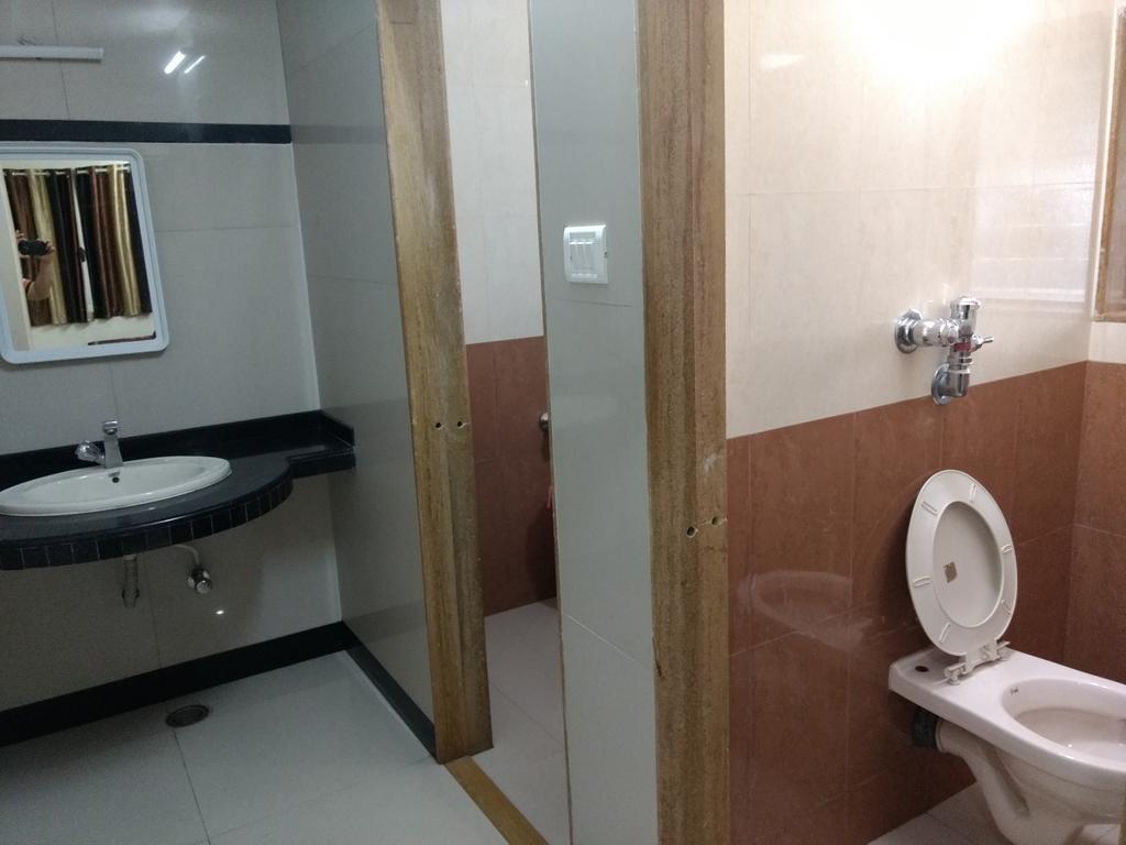 Hotel Shanti Palace Mahābaleshwar Zewnętrze zdjęcie
